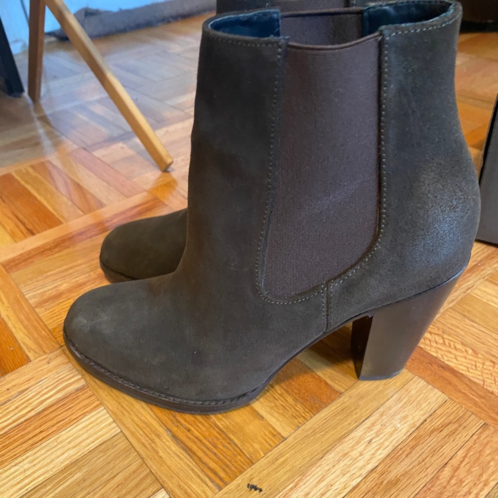 Thursday Chelsea Boots - Picture 5 of 7